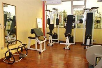 Le Baron Hotel Accra Bagian luar foto