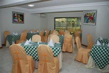 Le Baron Hotel Accra Bagian luar foto